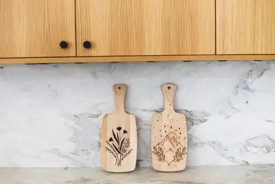 Make a Wood Burned Cutting Board thumbnail