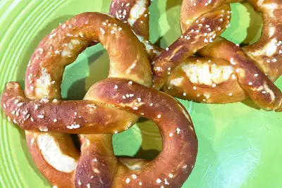 German Soft Pretzel Kit thumbnail