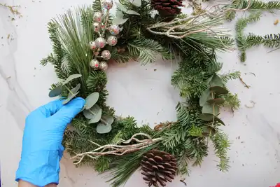Live Evergreen Wreath thumbnail