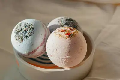 Make Bath Bombs at Home thumbnail